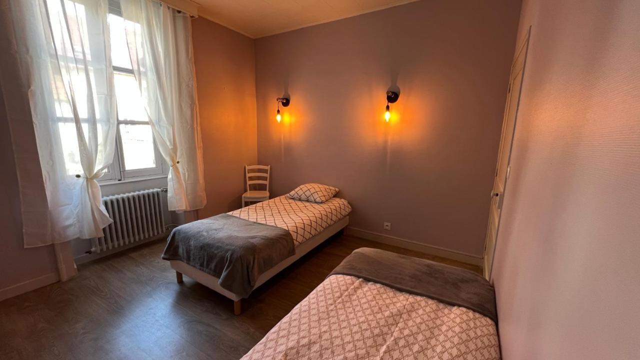 Appartement T4 70M2 - Meuble - Centre Ville - Proche Thermes Lons-le-Saunier Exterior foto