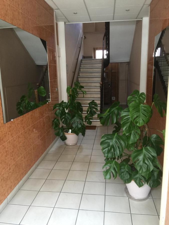 Appartement T4 70M2 - Meuble - Centre Ville - Proche Thermes Lons-le-Saunier Exterior foto