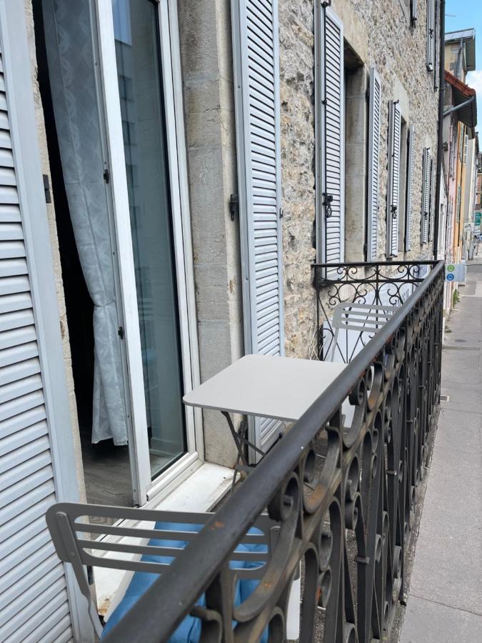 Appartement T4 70M2 - Meuble - Centre Ville - Proche Thermes Lons-le-Saunier Exterior foto